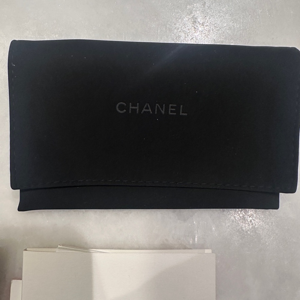 CHANEL CARDHOLDER - Picture 3 of 6